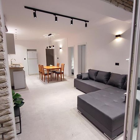 Astramaris Apartments Donji Okrug  Exteriör bild