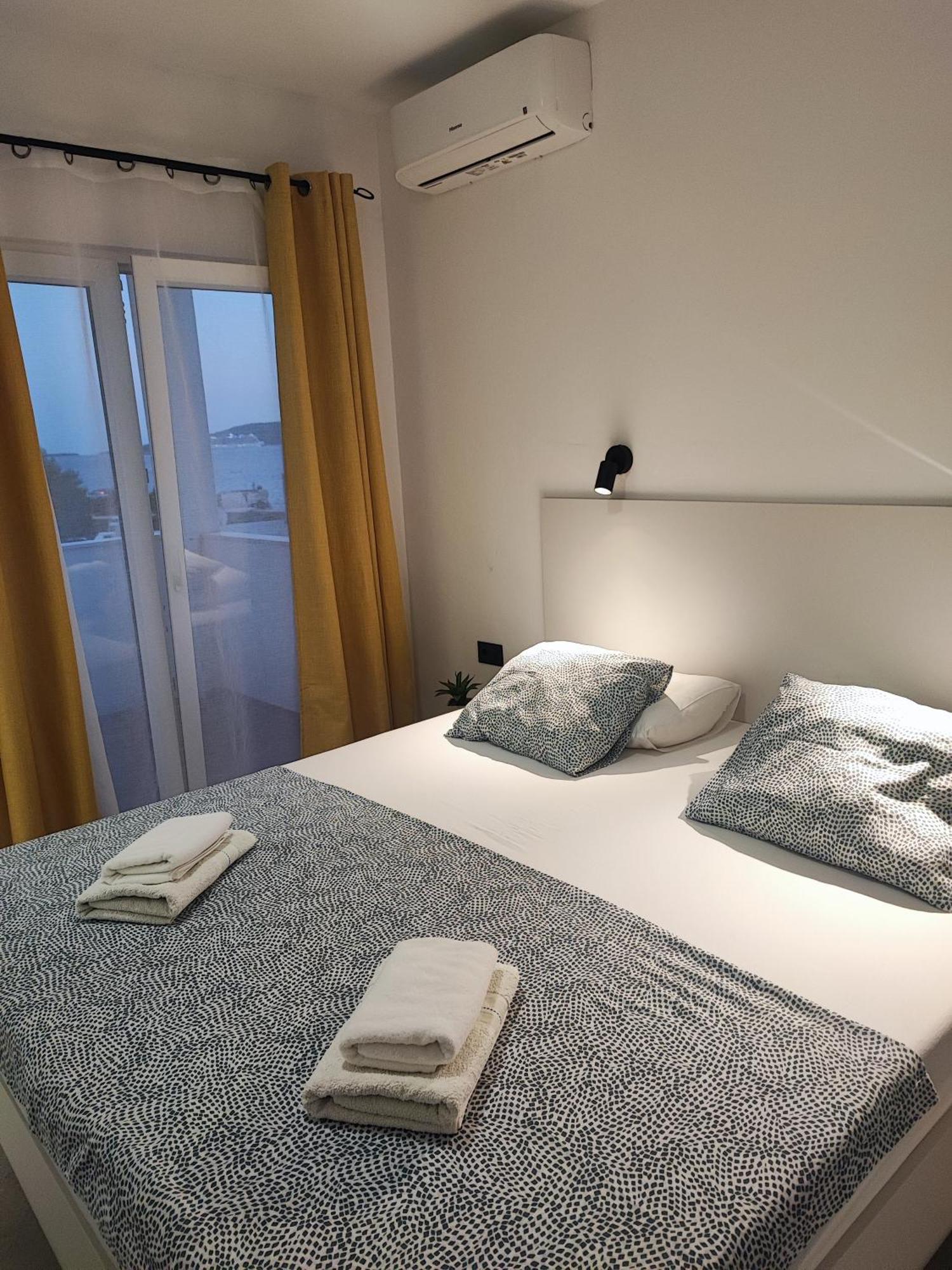 Astramaris Apartments Donji Okrug  Exteriör bild