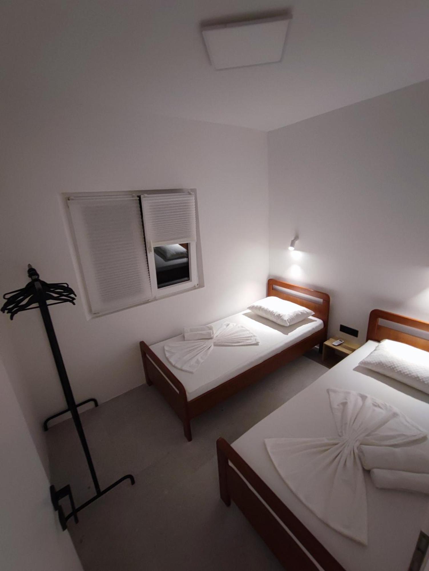 Astramaris Apartments Donji Okrug  Exteriör bild